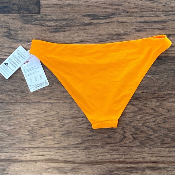 🆕 Medium Athleta Cloudbreaker Rib Low Rise Bottom - Picture 2 of 6